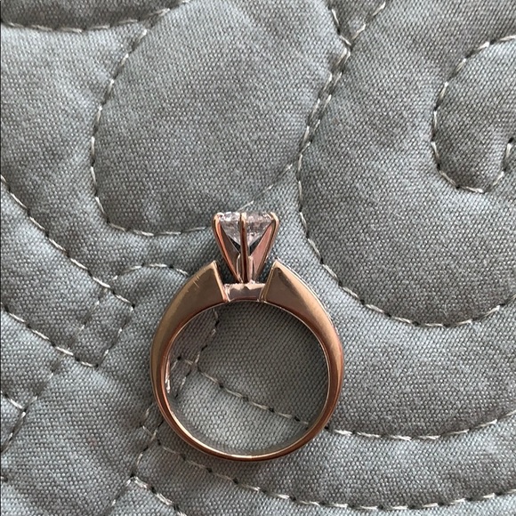 💍Engagement ring 💍 - Picture 2 of 5